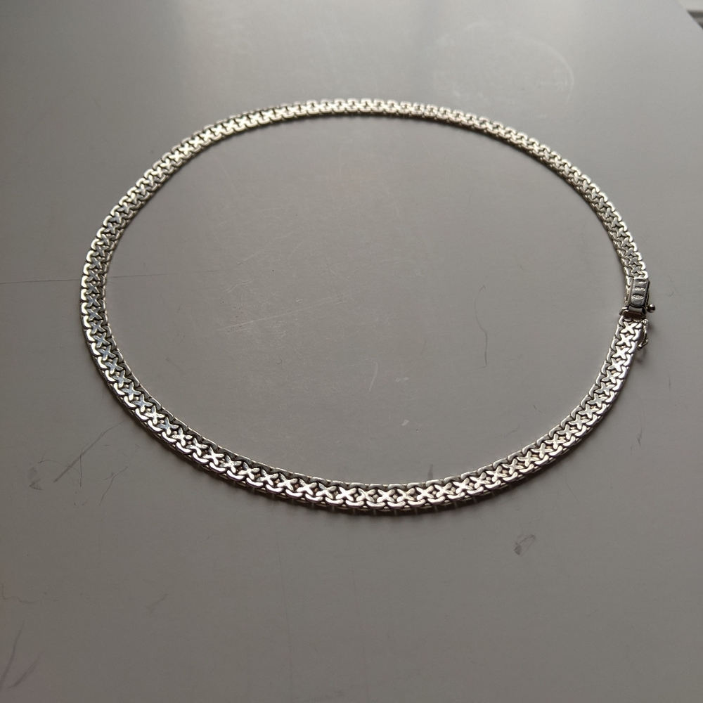 18" Sterling Silver Collier Stiff Round Necklace